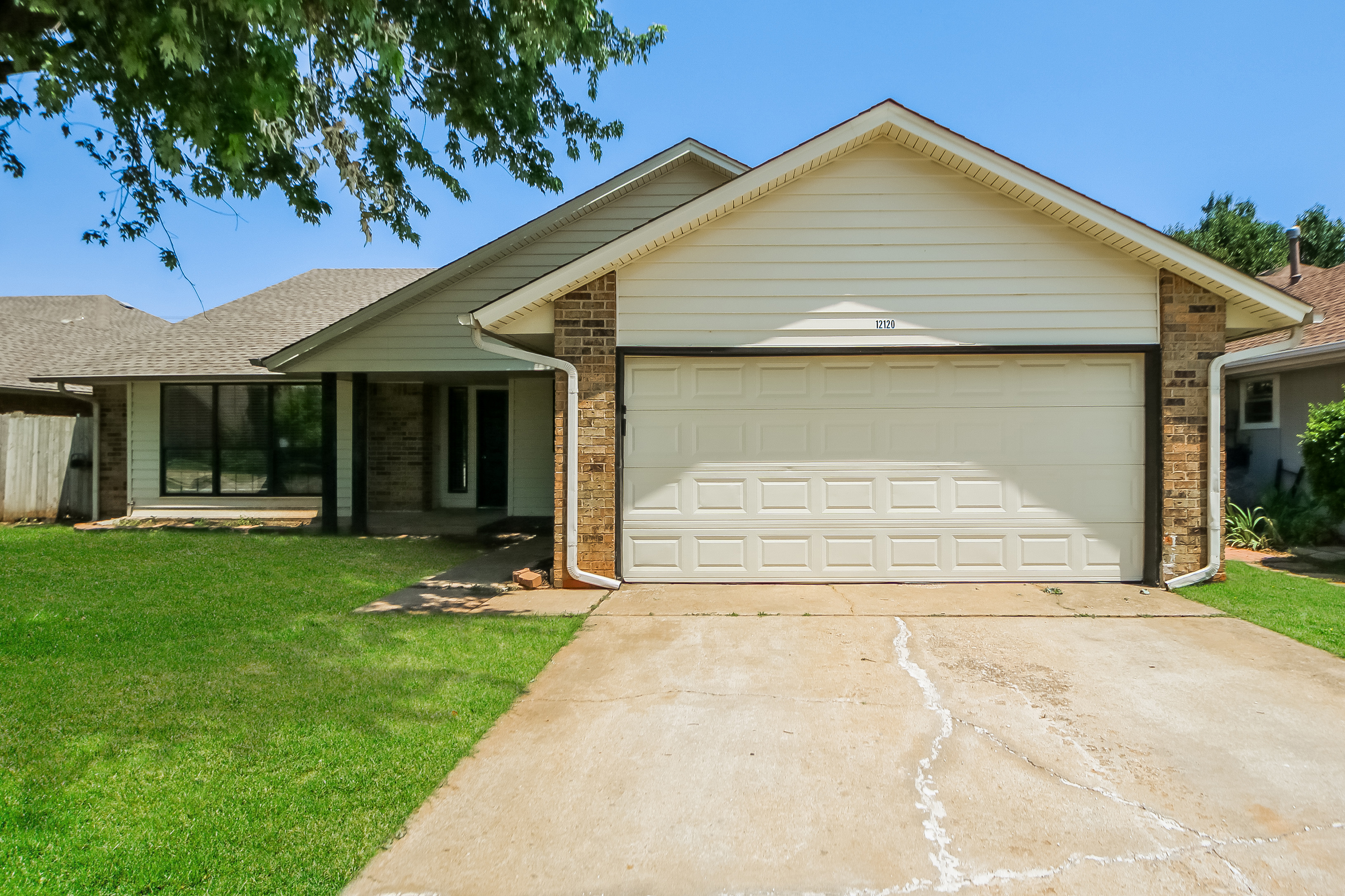 12120 Blue Moon Ave Oklahoma City, OK 73162